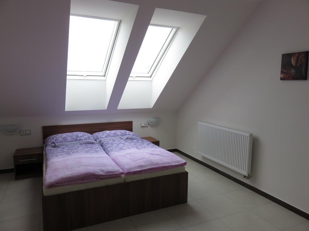 Penzion U Dulika Veselí nad Moravou Room photo