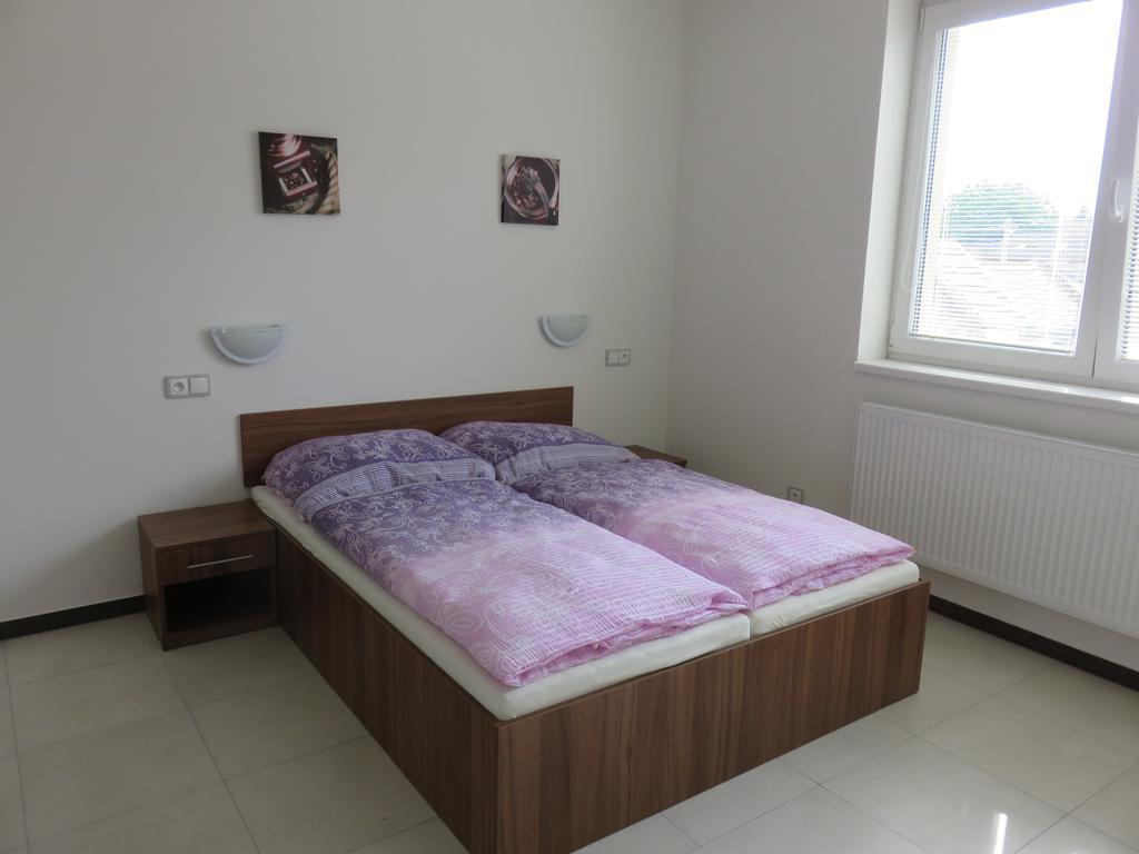 Penzion U Dulika Veselí nad Moravou Room photo